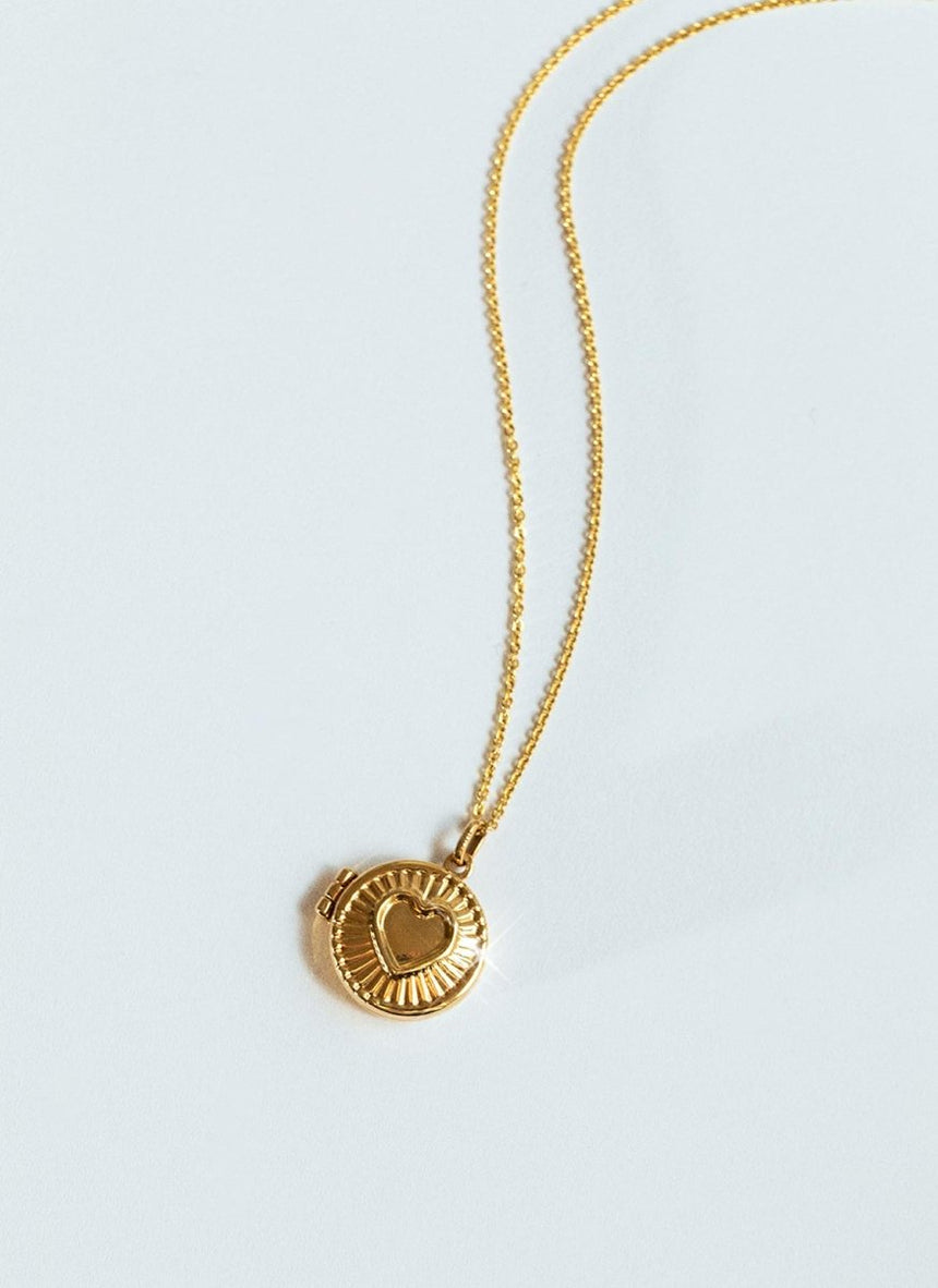 Heath signet medallion 14k gold - Studio Kroewe