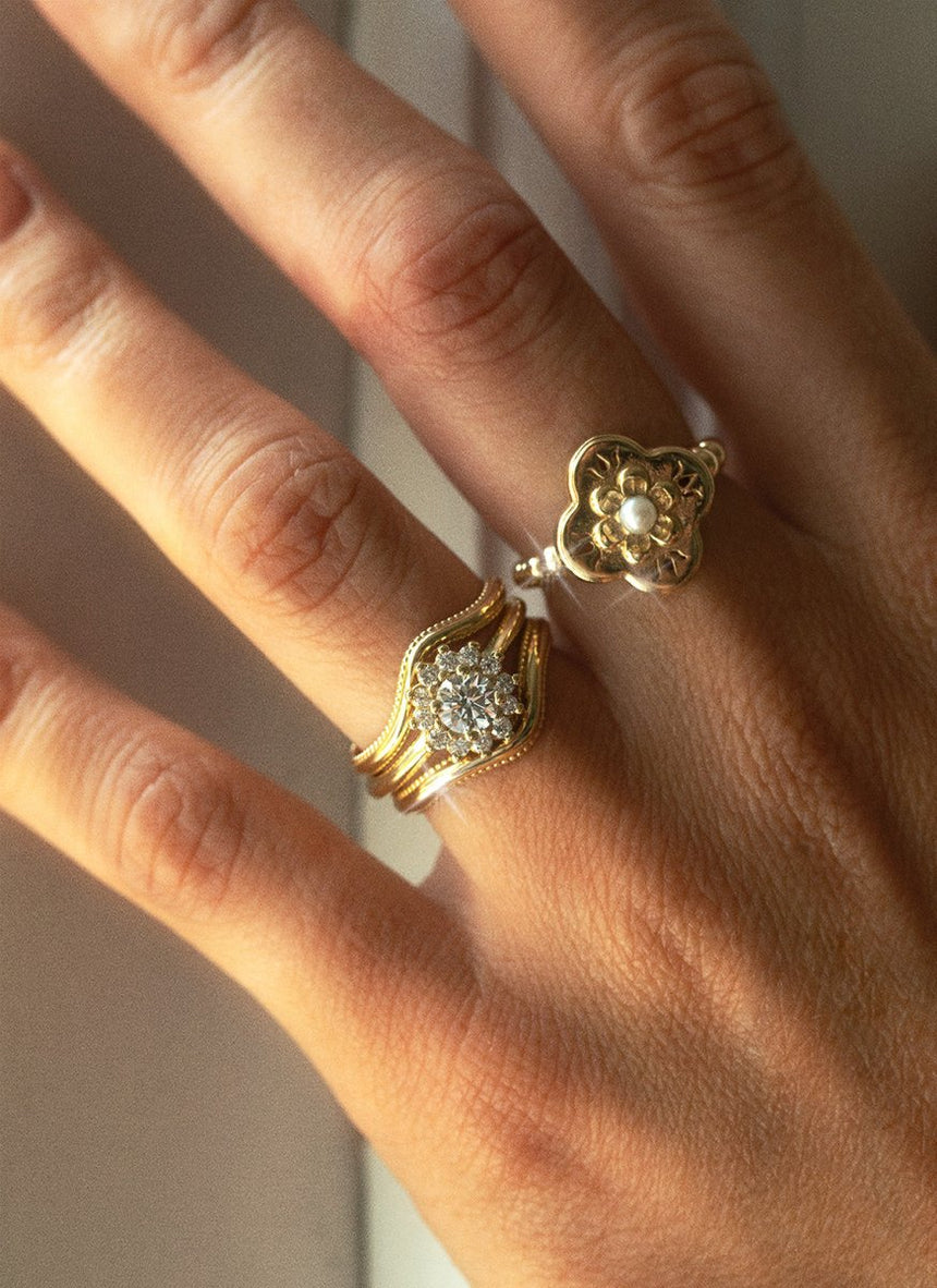Hera entourage diamond ring 14k gold - Studio Kroewe