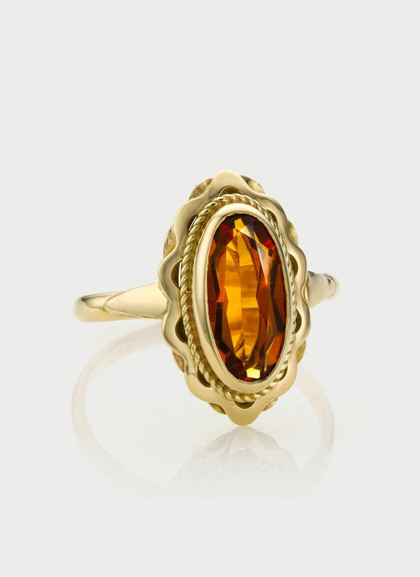 Goldie signet ring 14k gold - Studio Kroewe
