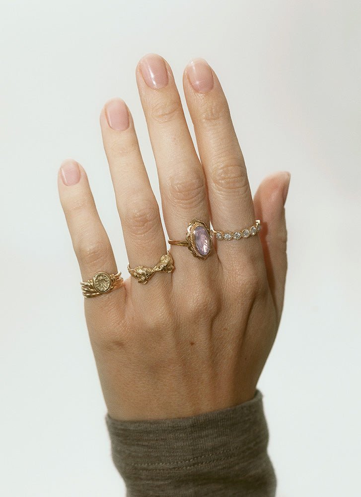 Iggy moonquartz ring 14k gold - Studio Kroewe