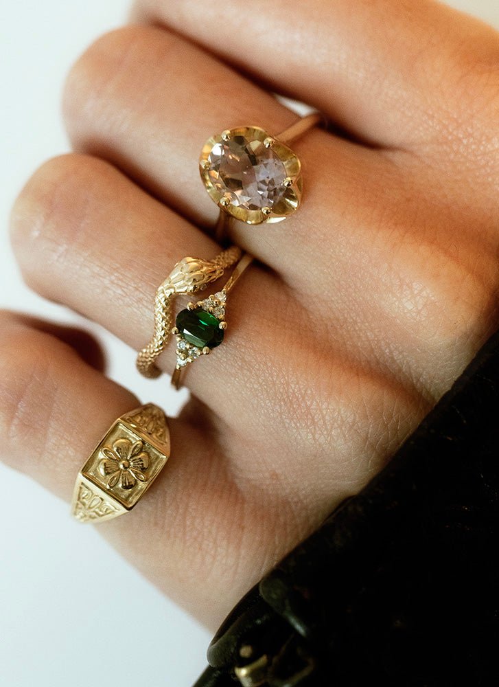 Imone signet ring 14k gold - Studio Kroewe
