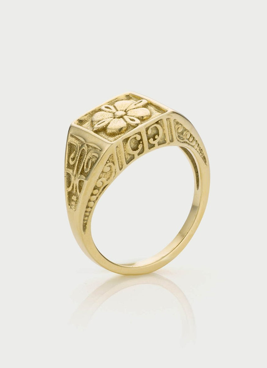 Imone signet ring 14k gold - Studio Kroewe