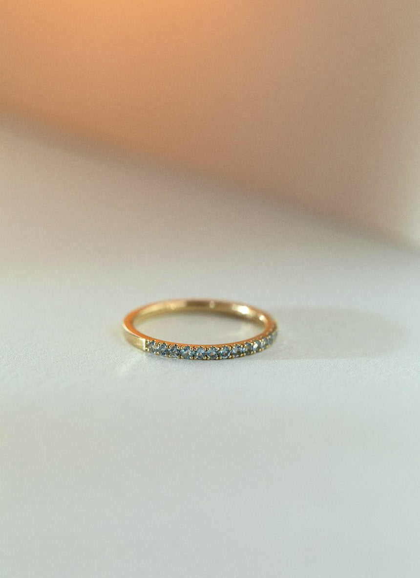 Sage diamond sapphire ring 14k gold - Studio Kroewe