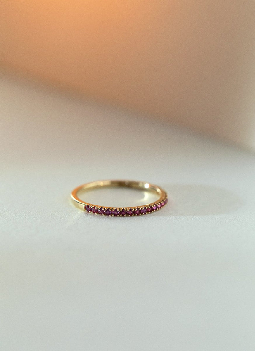 Sage diamond sapphire ring 14k gold - Studio Kroewe