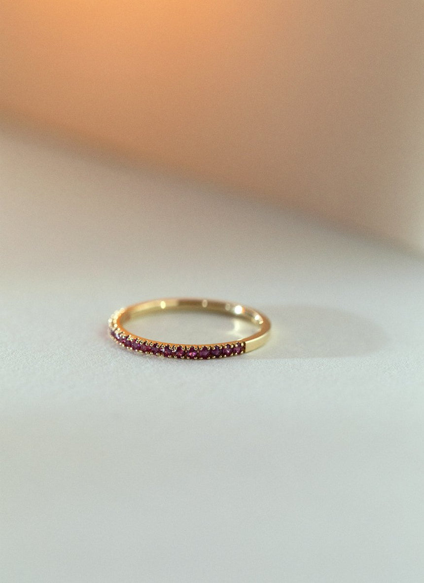 Sage diamond sapphire ring 14k gold - Studio Kroewe