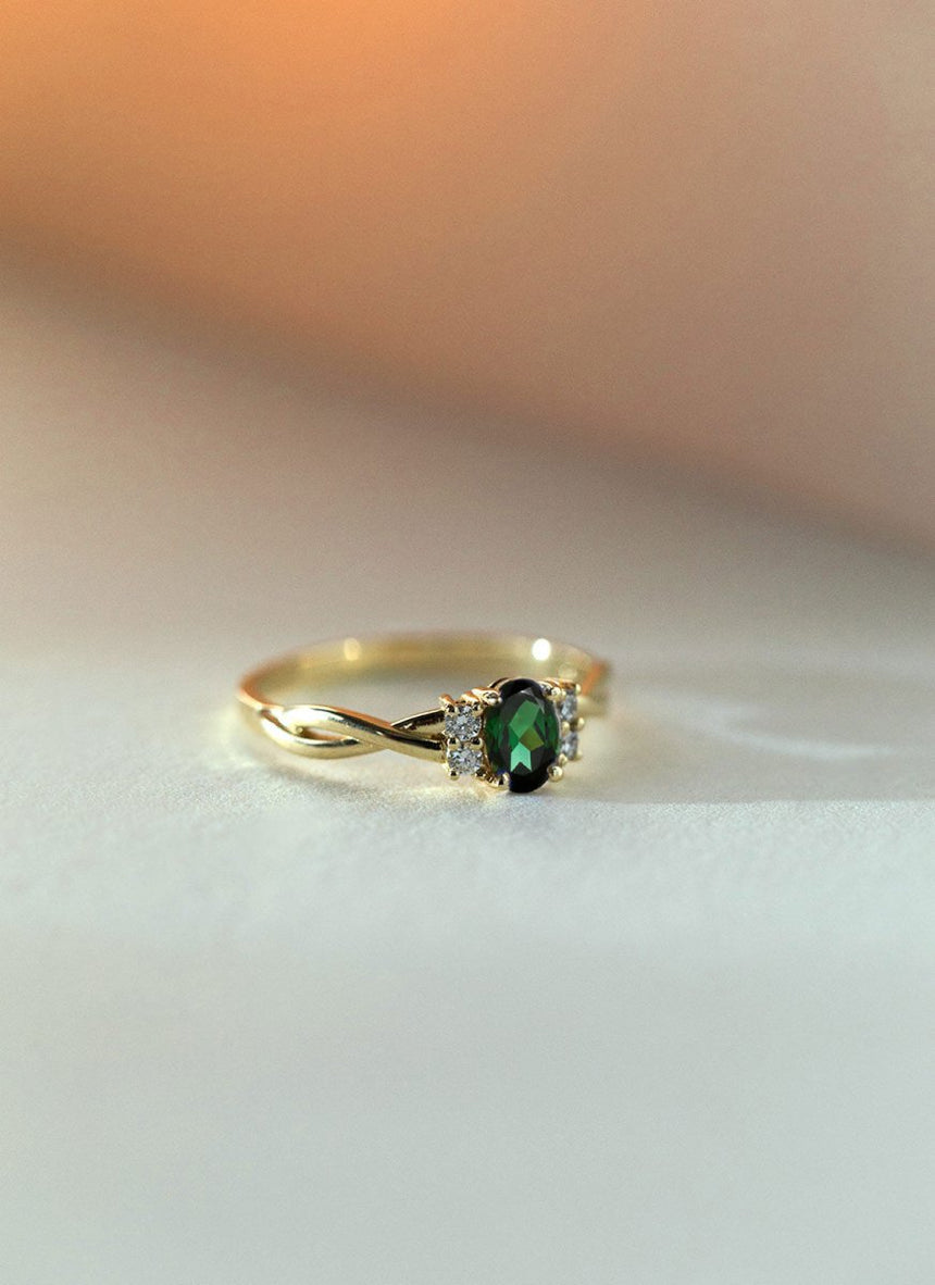 Jaimy diamond green tourmaline ring 14k gold - Studio Kroewe