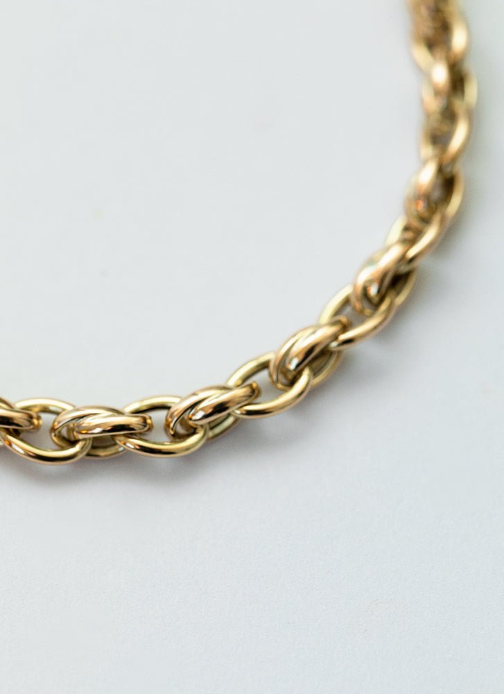 Prim twisted earrings 14k gold - Studio Kroewe