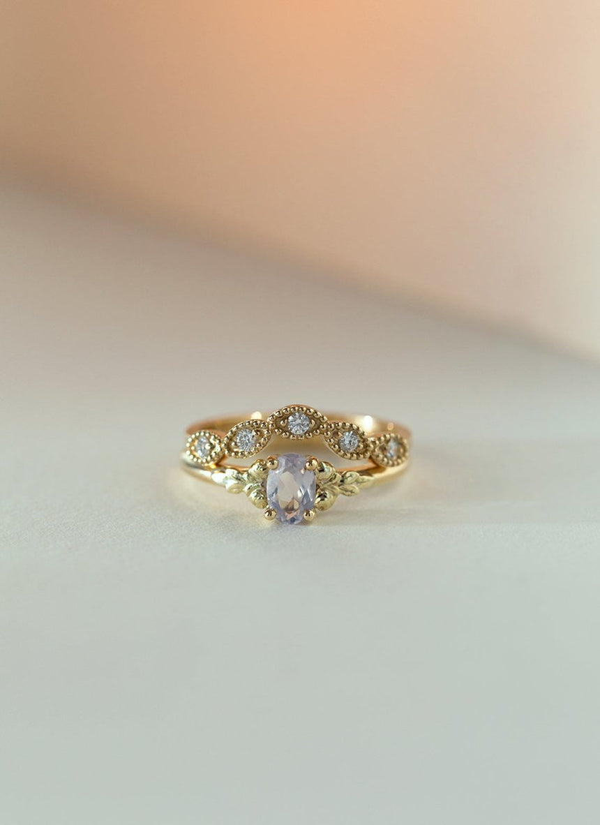 Joshi's sister diamond curve ring 14k gold - Studio Kroewe