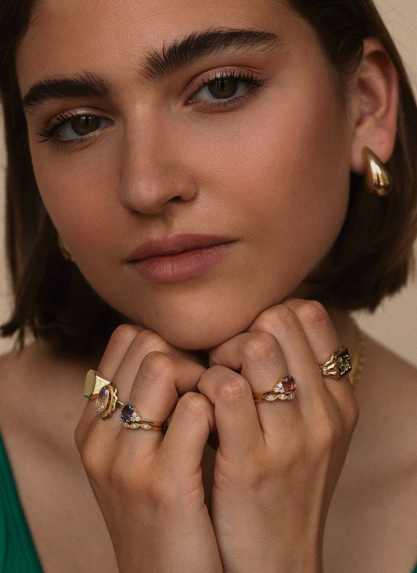 Joshi's sister diamond curve ring 14k gold - Studio Kroewe
