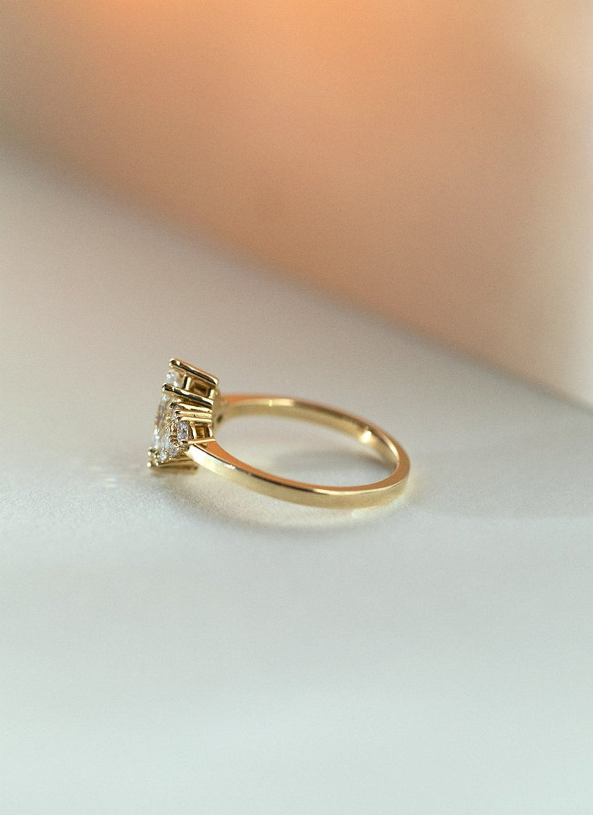 Josie marquise diamond ring 14k gold - Studio Kroewe