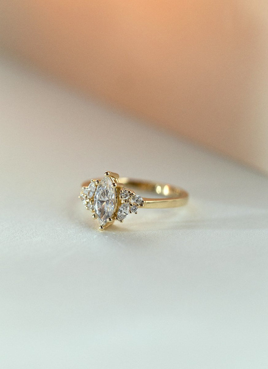 Josie marquise diamond ring 14k gold - Studio Kroewe