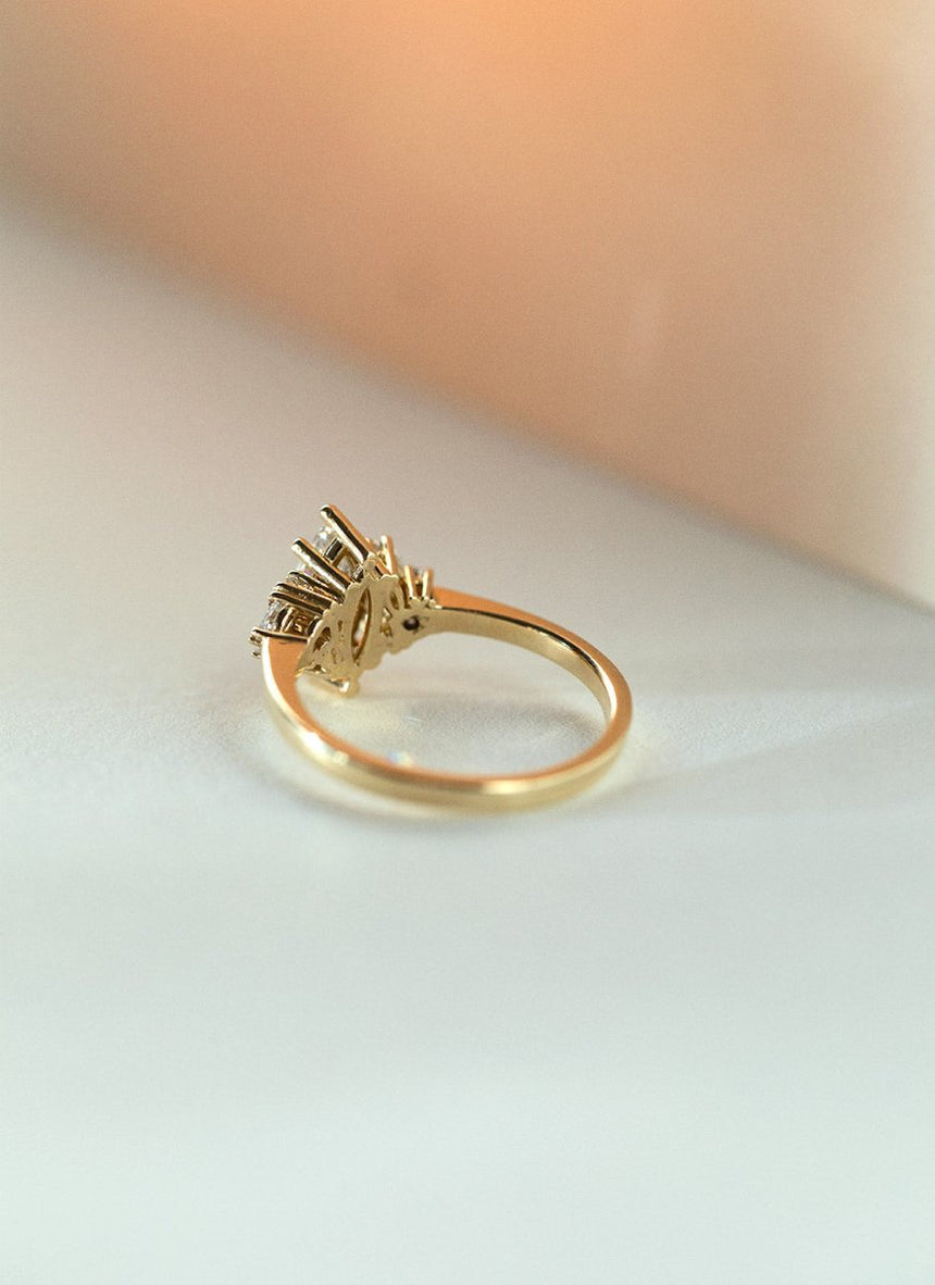 Josie marquise diamond ring 14k gold - Studio Kroewe
