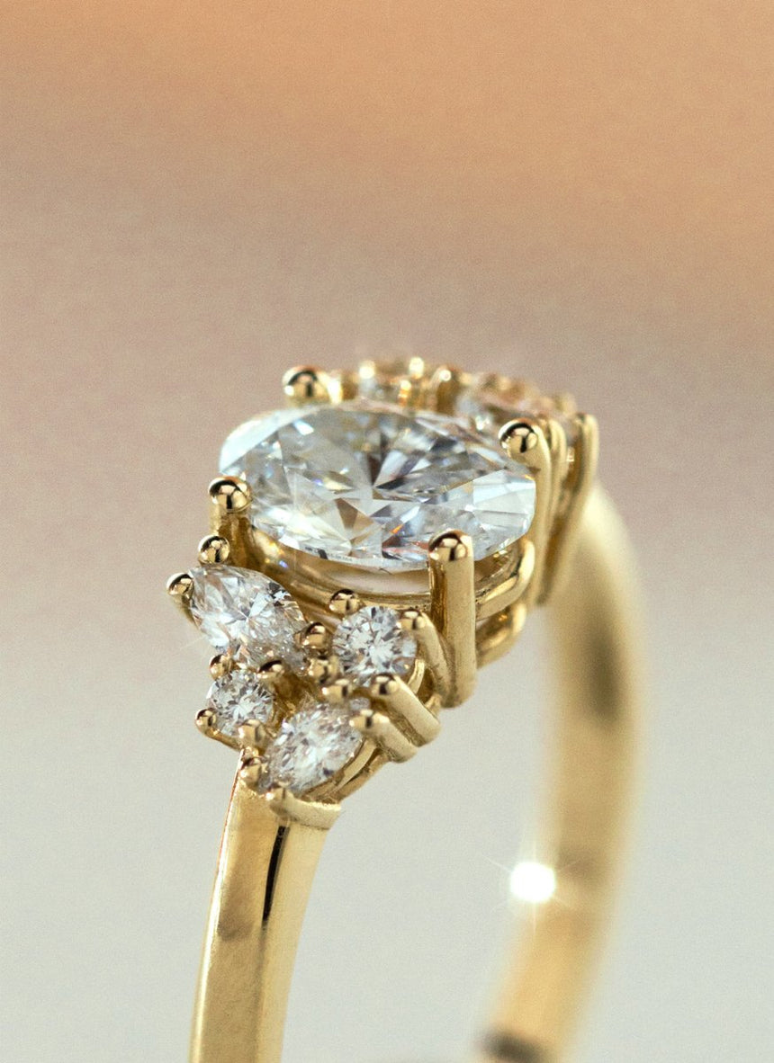 Josie oval diamond ring 14k gold - Studio Kroewe