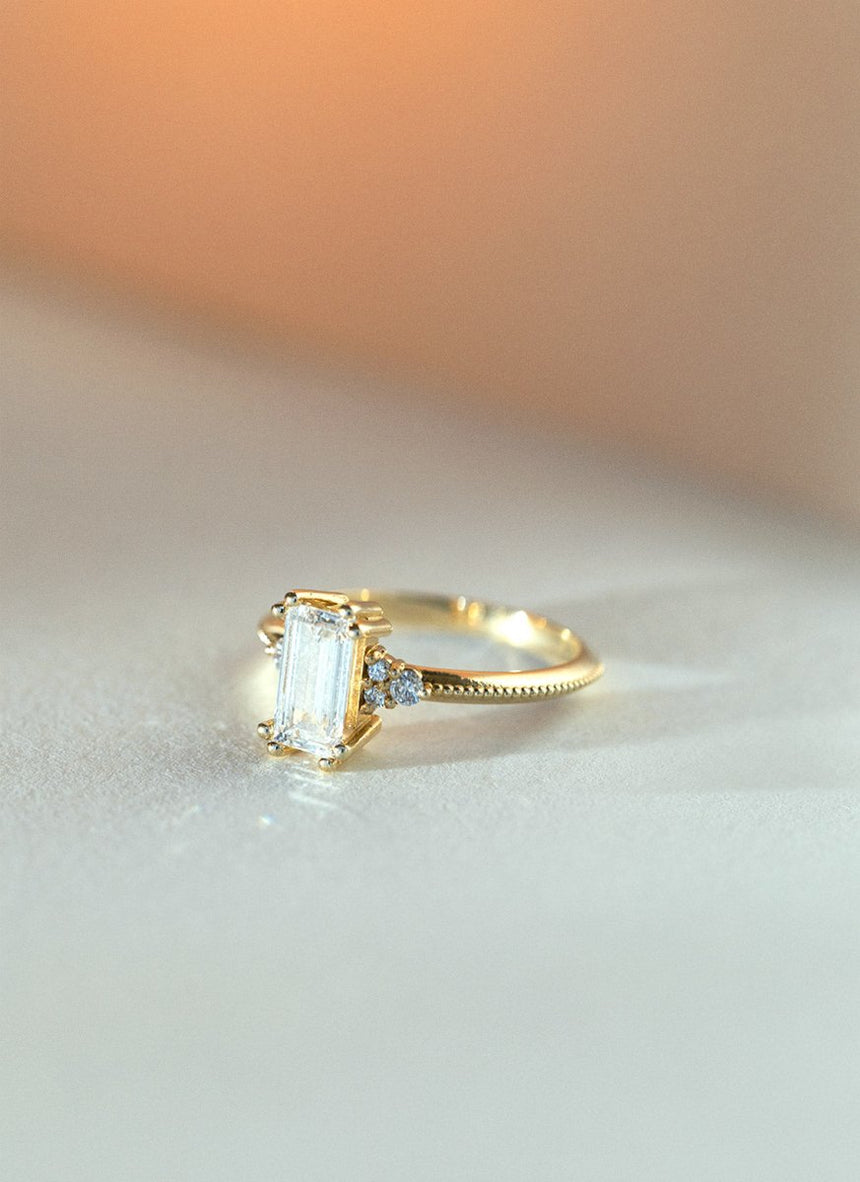 Judy baguette cut diamond ring 14k gold - Studio Kroewe