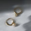 Jumi pearl huggie 14k gold - Studio Kroewe