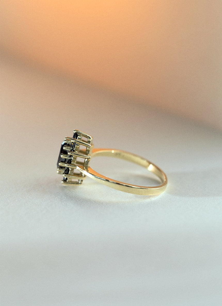 Kate black diamond entourage ring 14k gold - Studio Kroewe