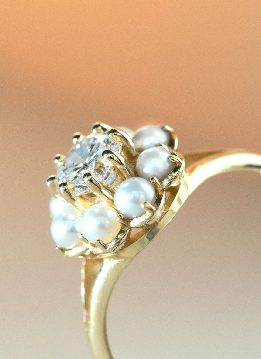 Lauren brilliant cut diamond pearl entourage ring 14k gold - Studio Kroewe