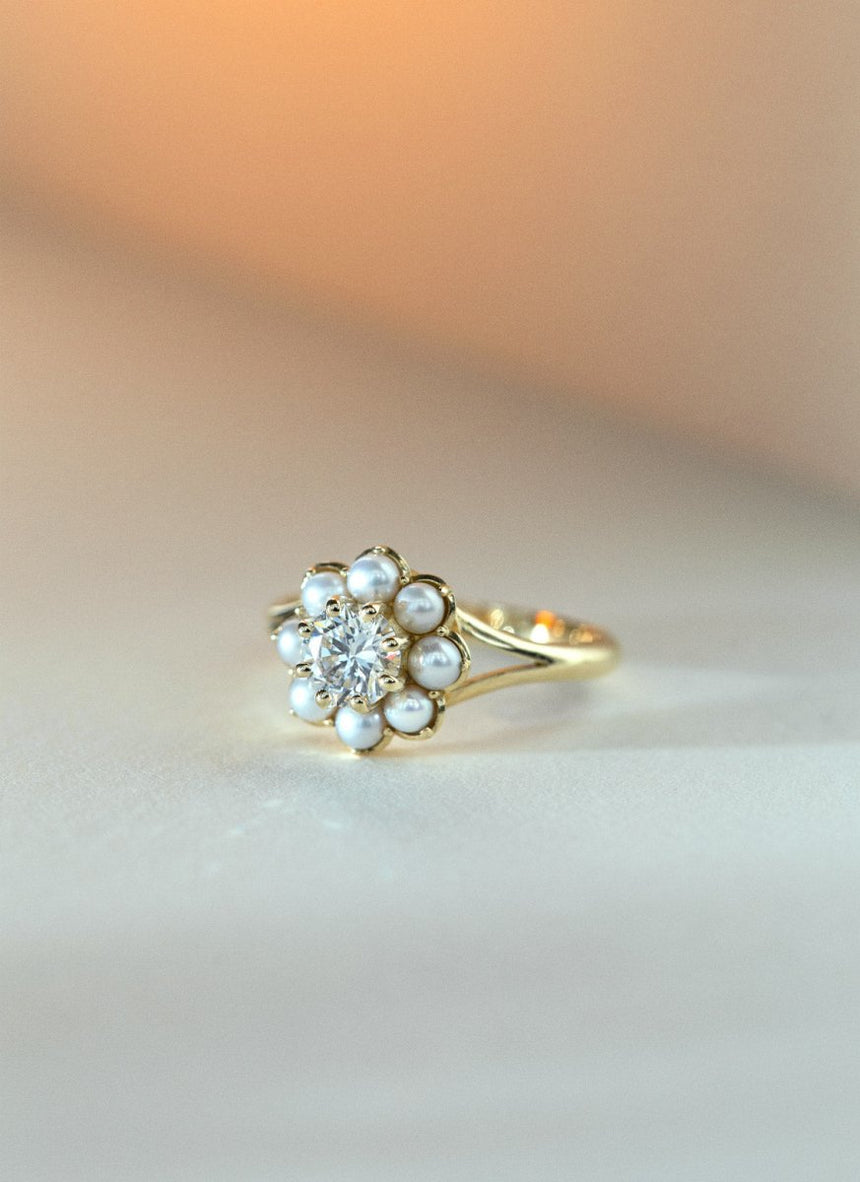 Lauren brilliant cut diamond pearl entourage ring 14k gold - Studio Kroewe