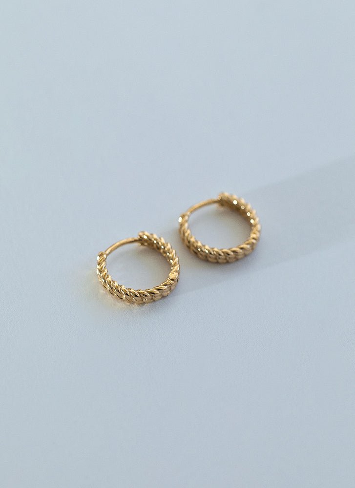 Lee structured hoops 14k gold - Studio Kroewe