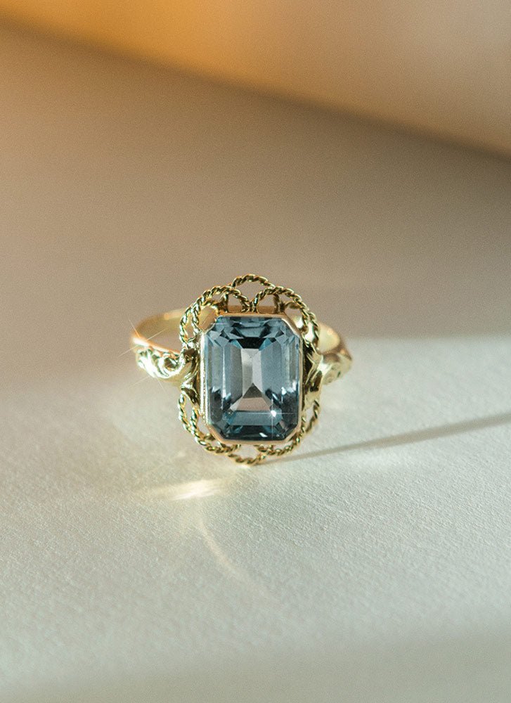 Leonis topaz ring 14k gold - Studio Kroewe