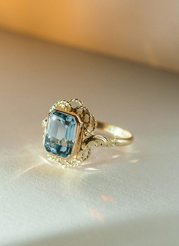 Leonis topaz ring 14k gold - Studio Kroewe