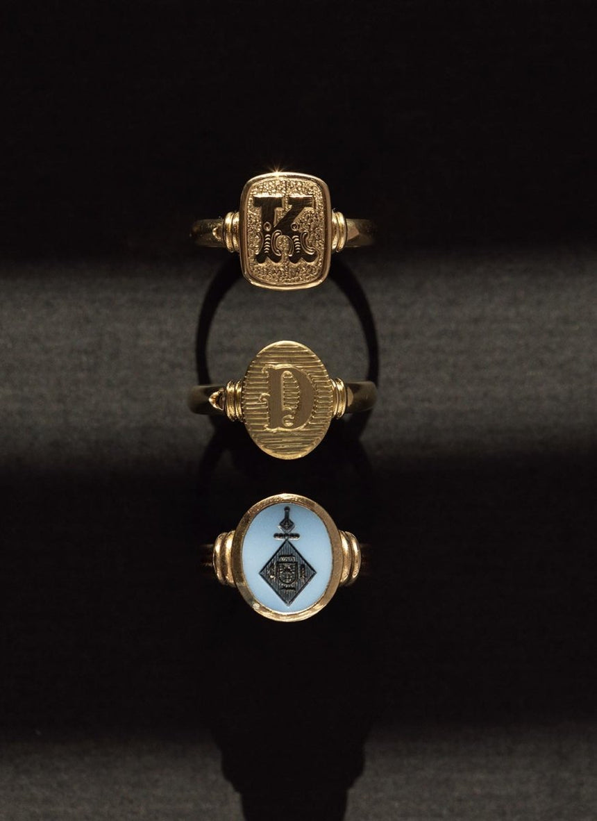 Lexy signet ring 14k gold - Studio Kroewe