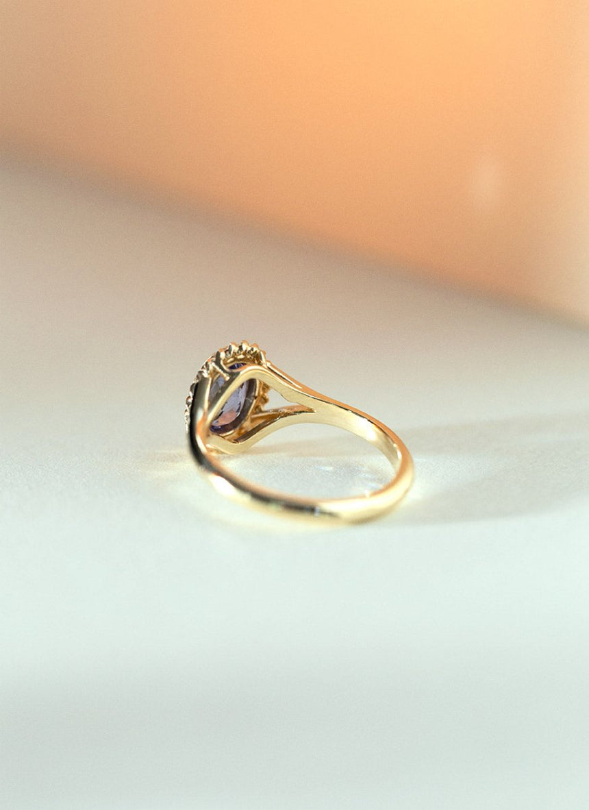 Limited Edition - Aurie tanzanite ring 14k gold - Studio Kroewe