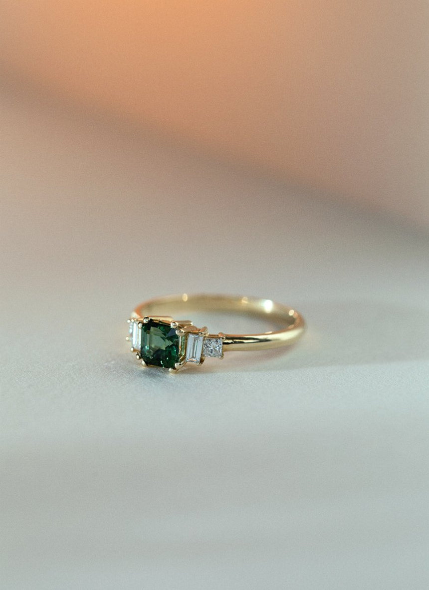 Limited Edition | Lily green tourmaline diamond ring 14k gold - Studio Kroewe
