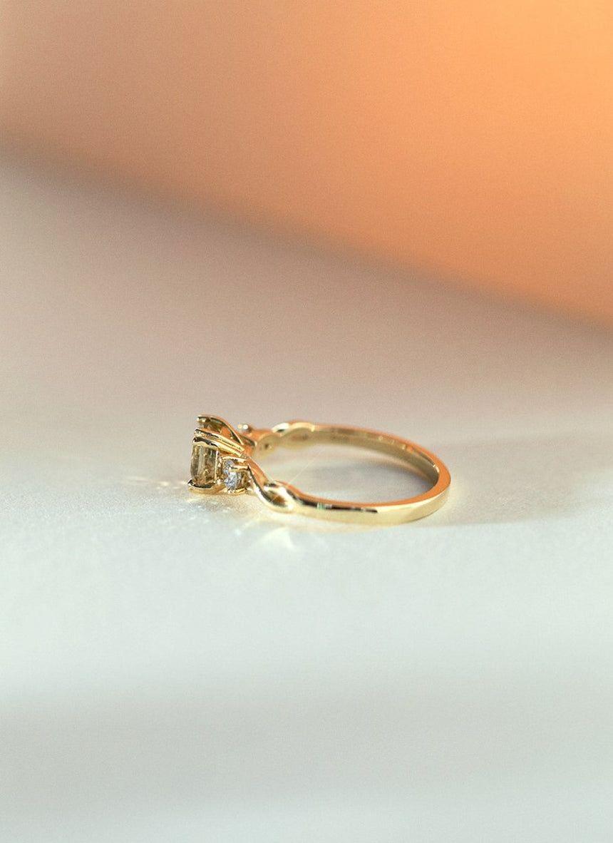 Limited Edition | River light brown tourmaline diamond ring 14k gold - Studio Kroewe