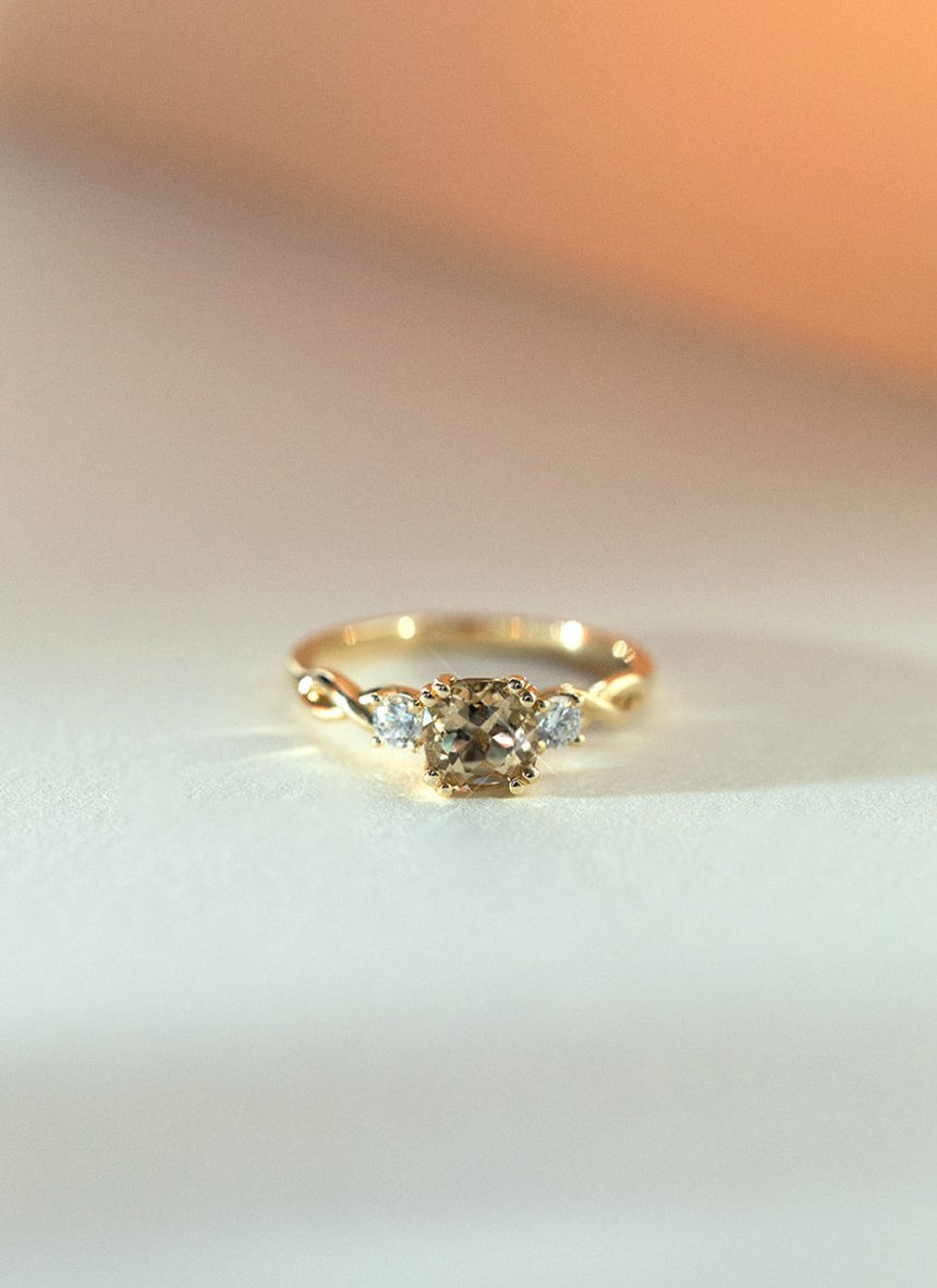 Limited Edition | River light brown tourmaline diamond ring 14k gold - Studio Kroewe