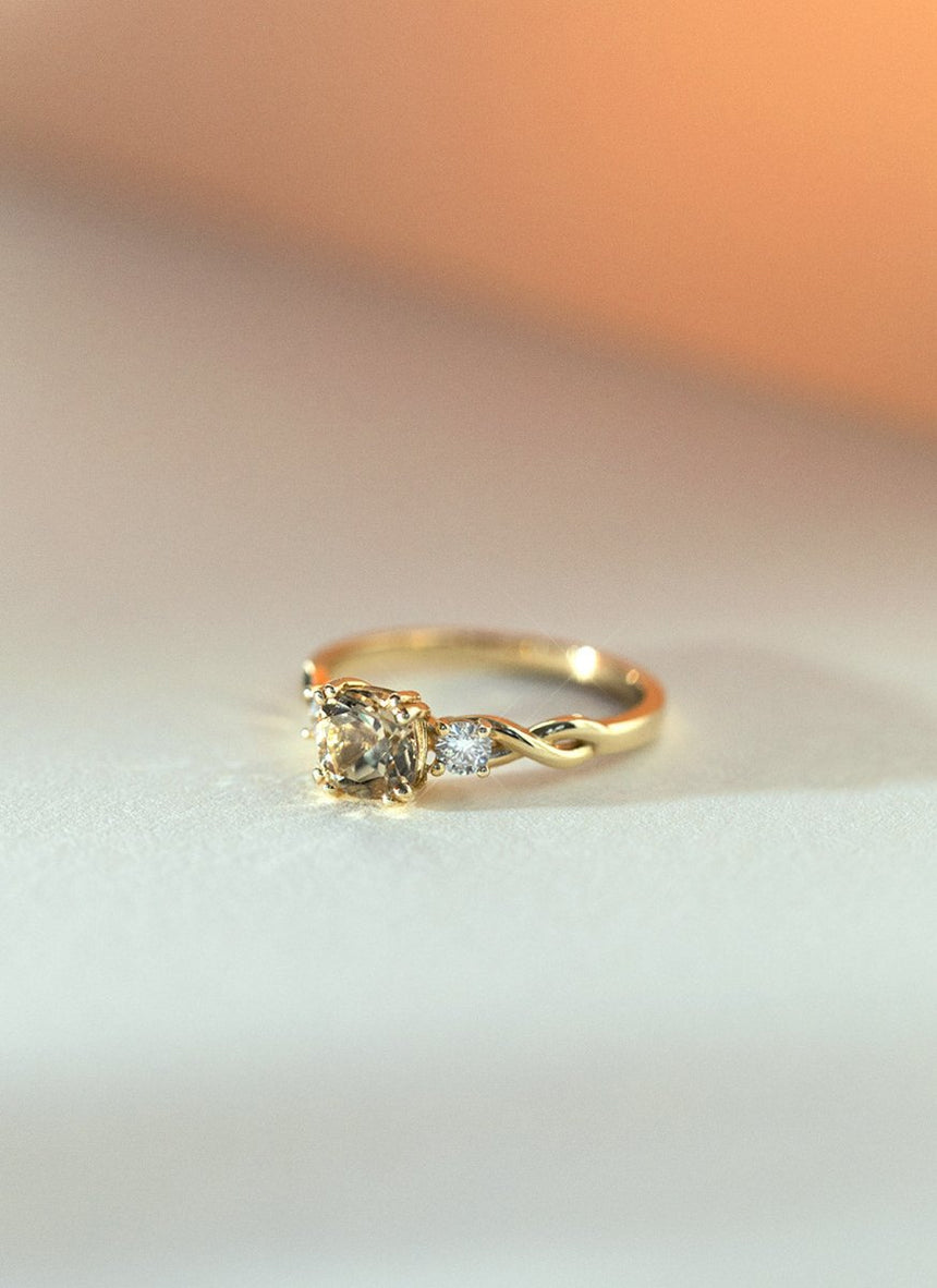 Limited Edition | River light brown tourmaline diamond ring 14k gold - Studio Kroewe