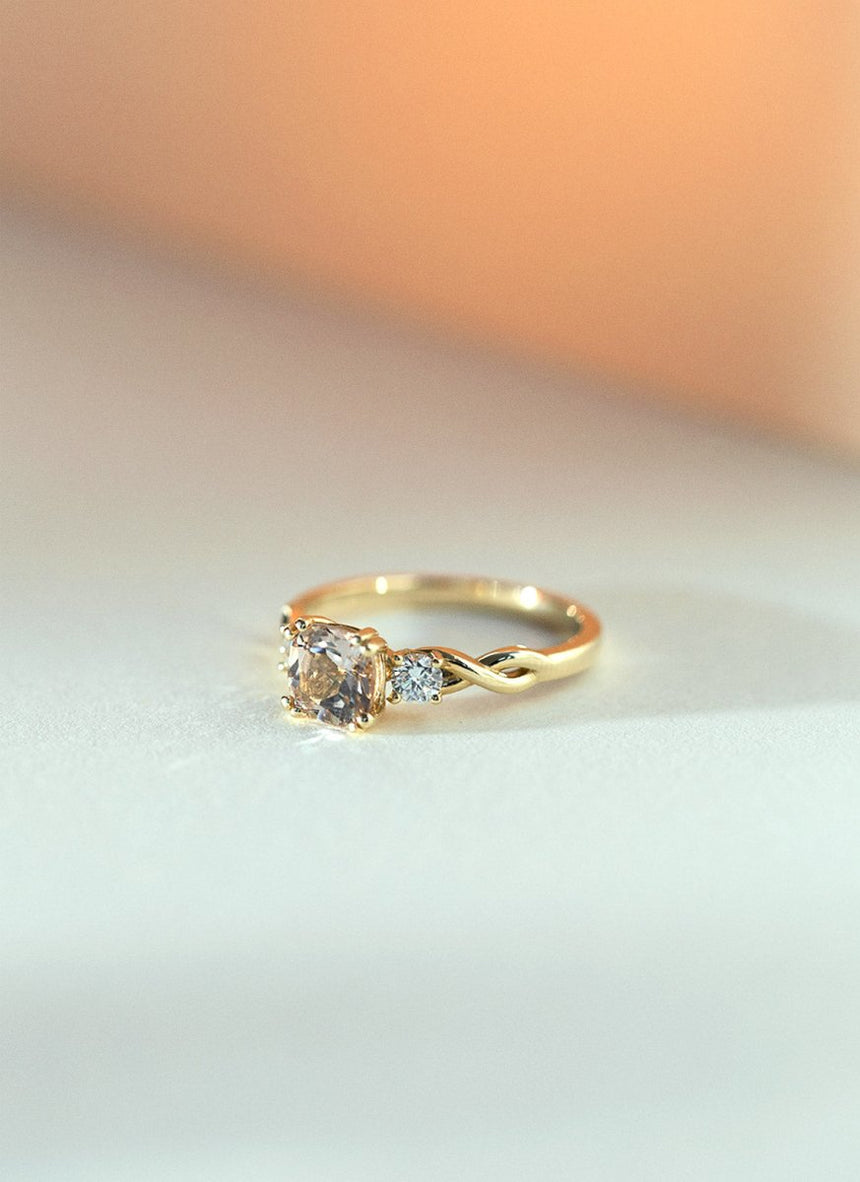 Limited Edition | River taupe tourmaline diamond ring 14k gold - Studio Kroewe