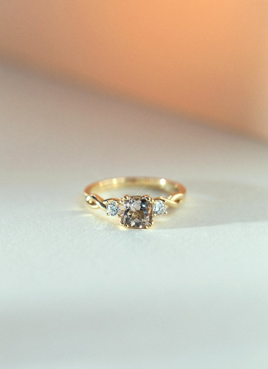Limited Edition | River taupe tourmaline diamond ring 14k gold - Studio Kroewe