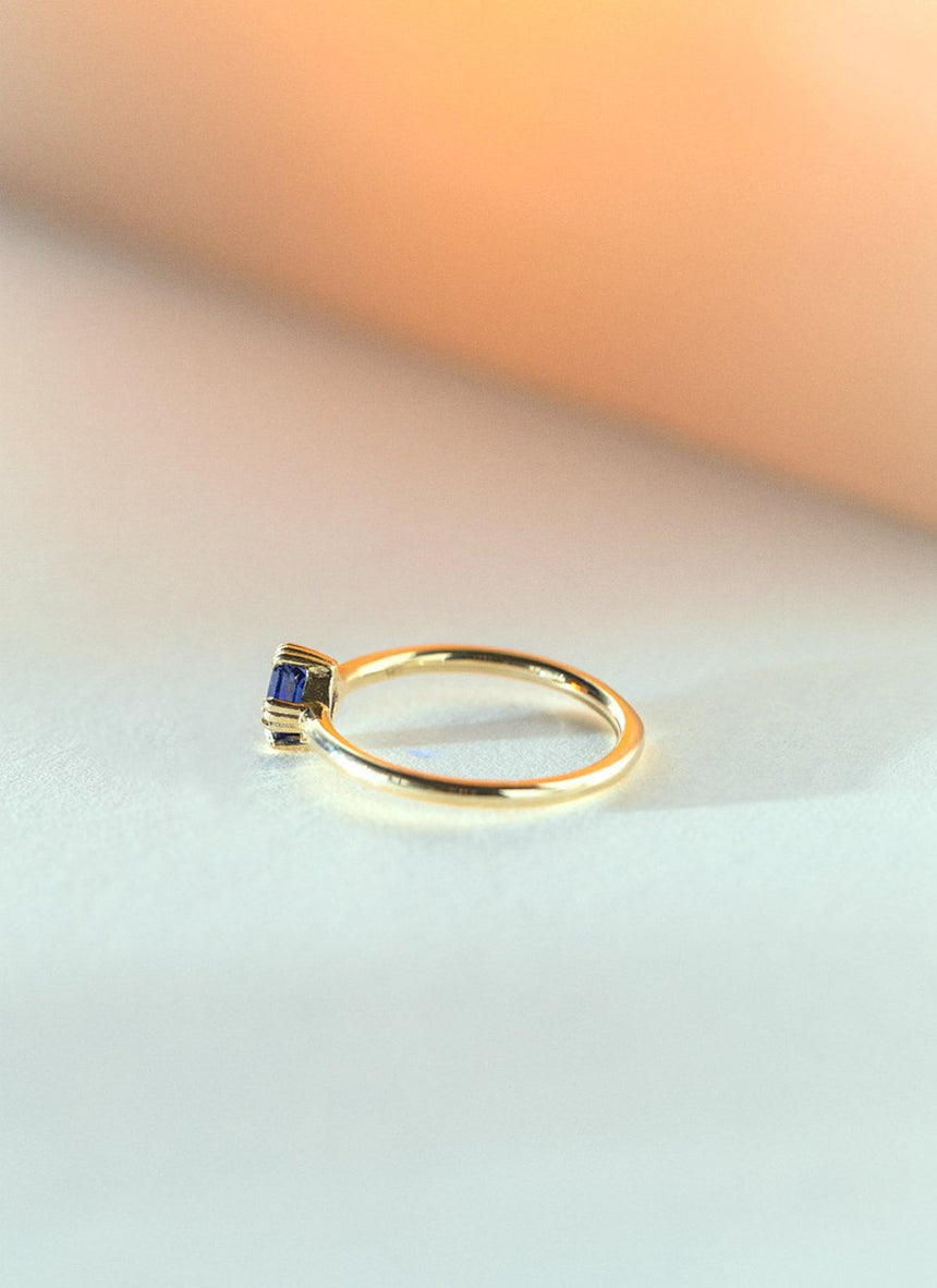 Limited Edition | Sunny blue sapphire ring 14k gold - Studio Kroewe