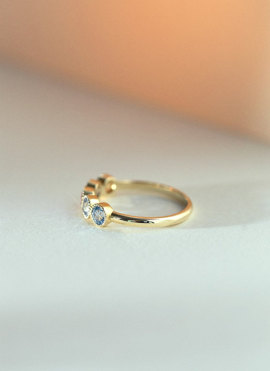 Limited Edition - Tully sapphire ring 14k gold - Studio Kroewe
