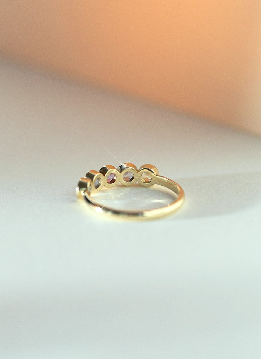 Limited Edition - Tully sapphire ring 14k gold - Studio Kroewe