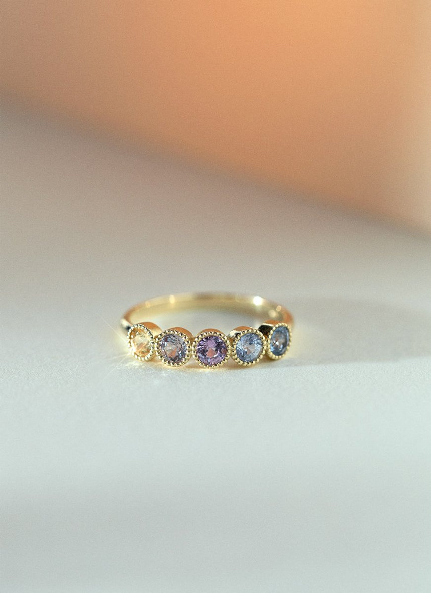 Limited Edition - Daisy sapphire diamond ring 14k gold - Studio Kroewe