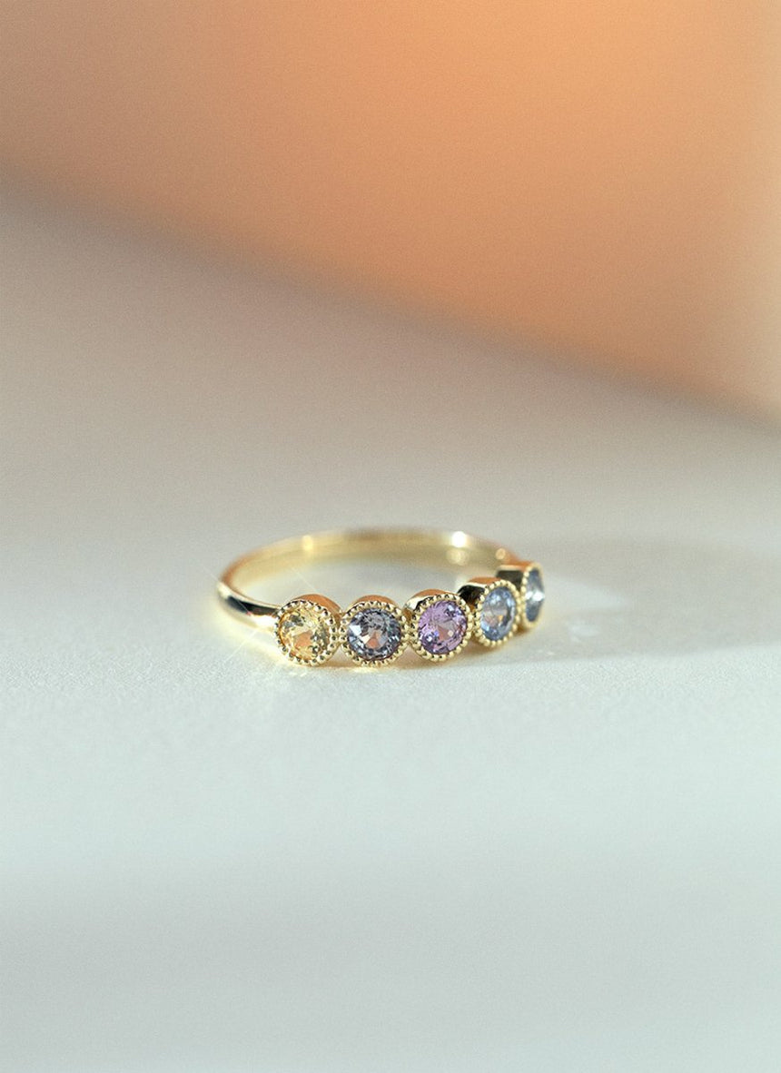 Limited Edition - Daisy sapphire diamond ring 14k gold - Studio Kroewe