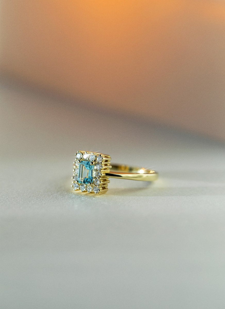 Lode halo diamond aquamarine ring 14k gold - Studio Kroewe