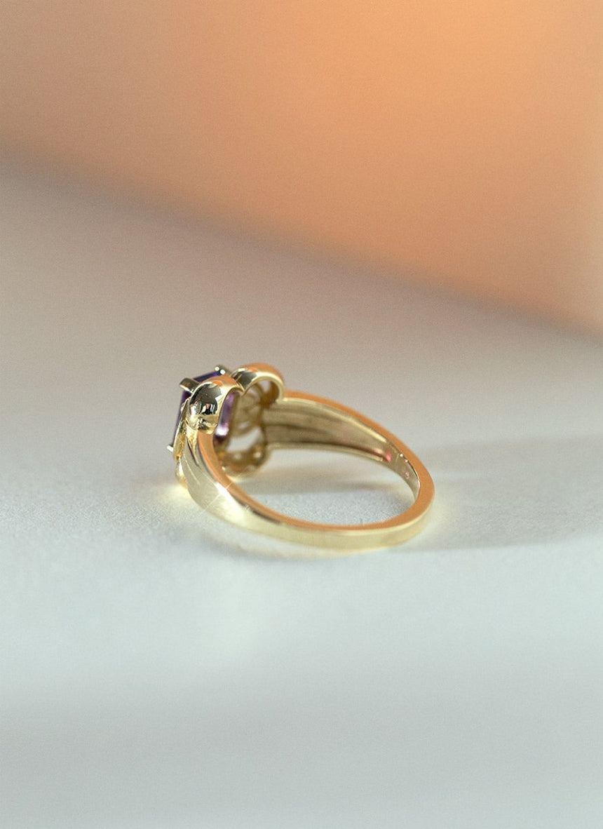 Loena amethyst ring 14k gold - Studio Kroewe