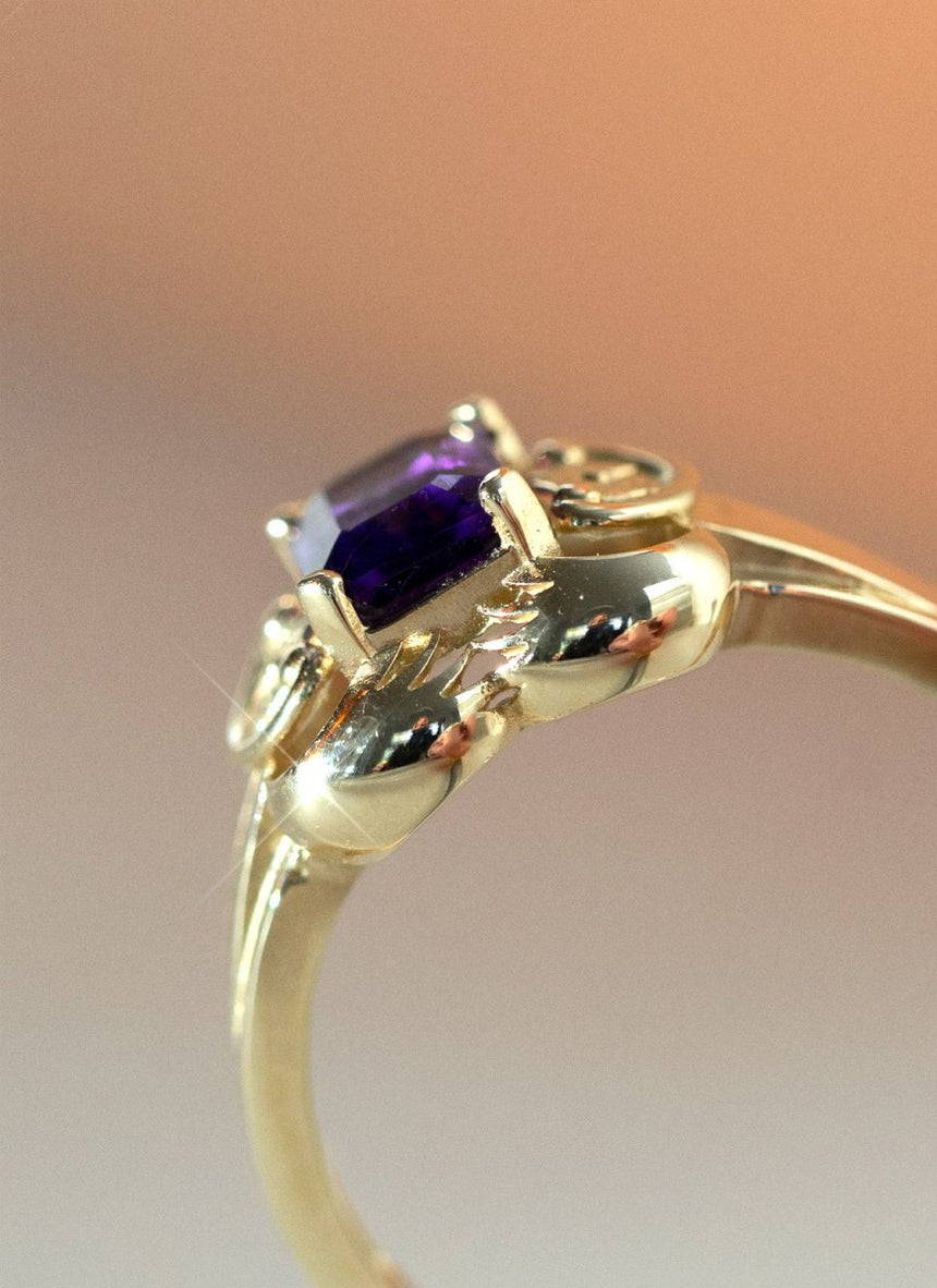 Loena amethyst ring 14k gold - Studio Kroewe