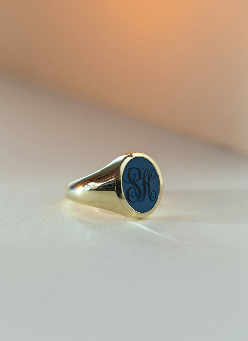 Lous signet ring 14k gold - Studio Kroewe