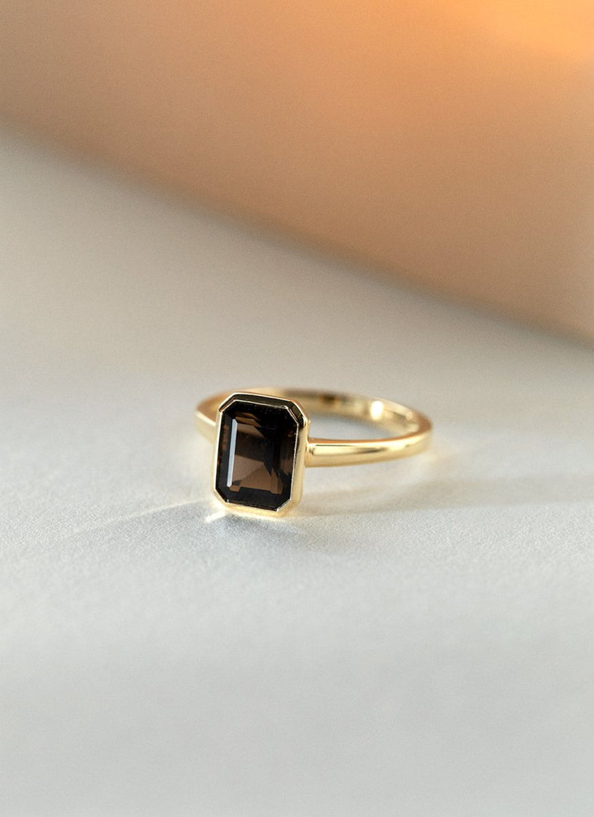 Maisie smoky quartz ring 14k gold - Studio Kroewe