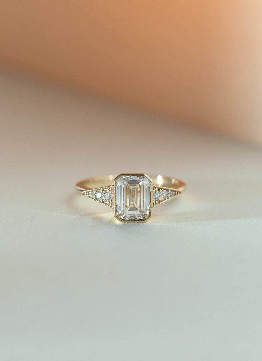 Mari diamond octagon 1.75ct ring 14k gold - Studio Kroewe