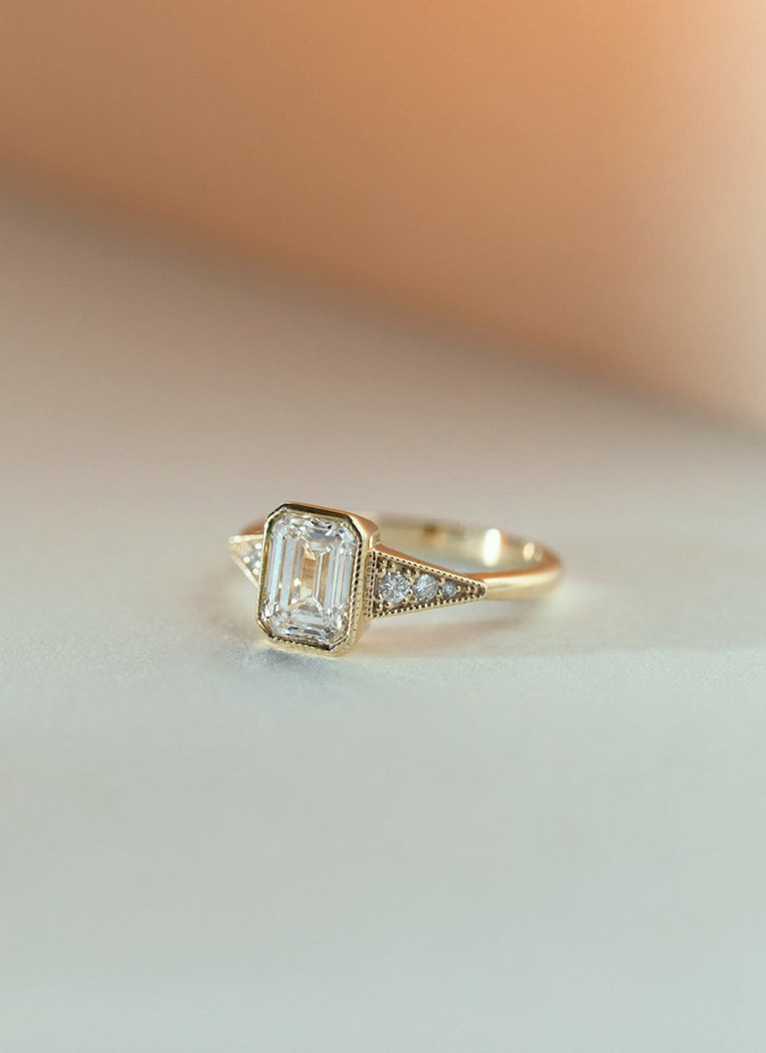 Mari diamond octagon 1.75ct ring 14k gold - Studio Kroewe