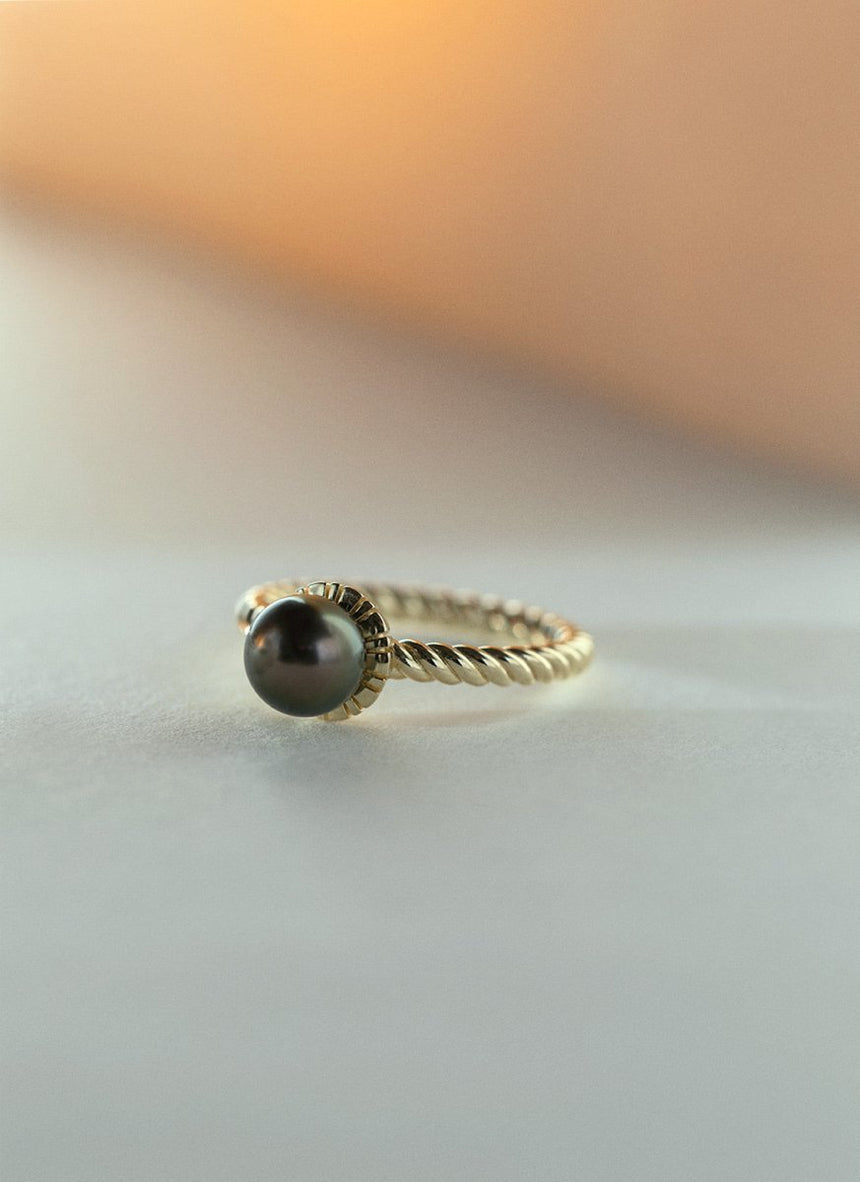 Marni tahiti pearl ring 14k gold - Studio Kroewe