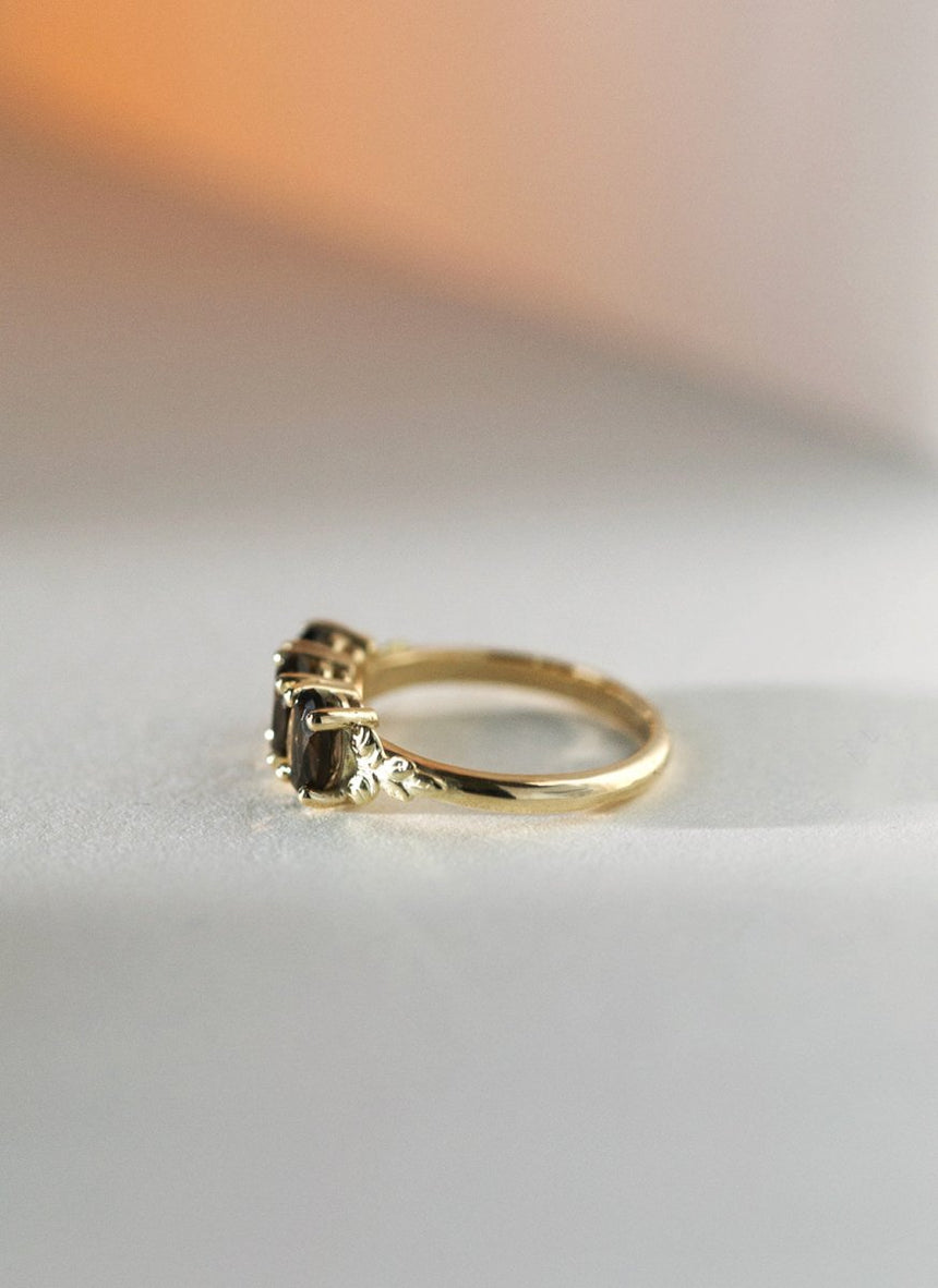 Max smoky quartz ring 14k gold - Studio Kroewe