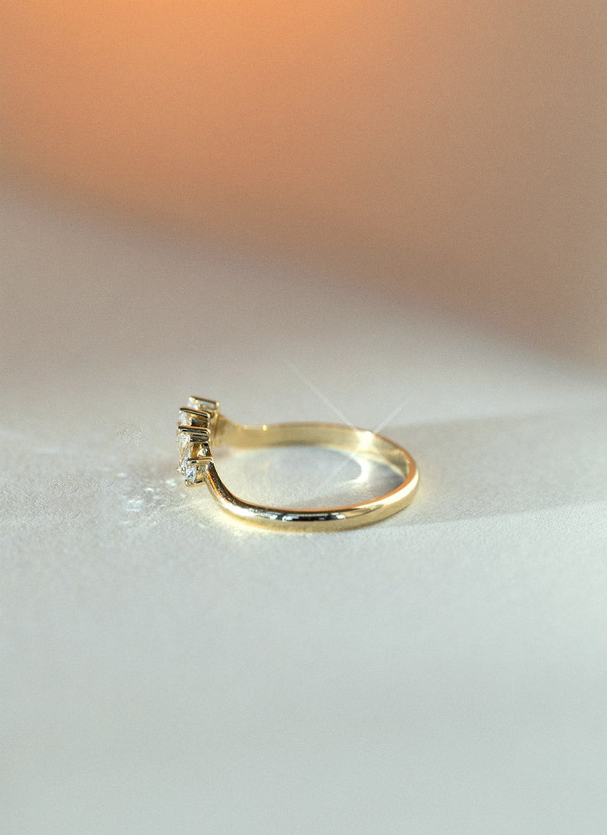 Paddy diamond curve ring 14k gold - Studio Kroewe