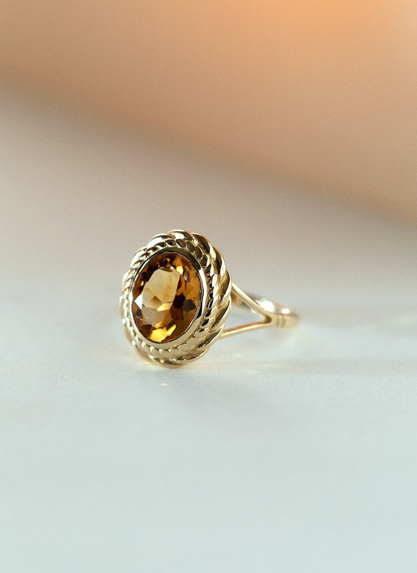 Perry citrine ring 14k gold - Studio Kroewe