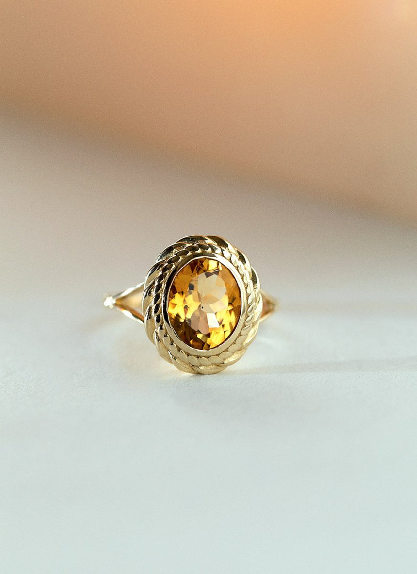 Perry citrine ring 14k gold - Studio Kroewe